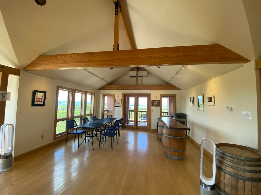 Lamoreaux Landing Wine Cellars photo 5