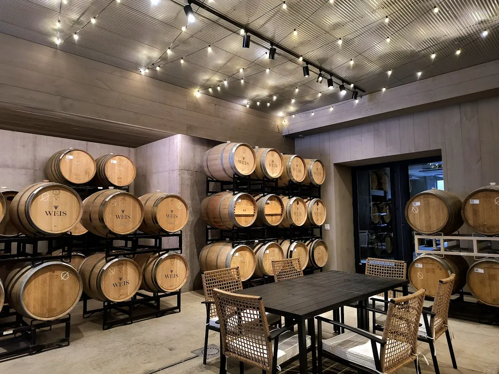 Weis Vineyards photo 2
