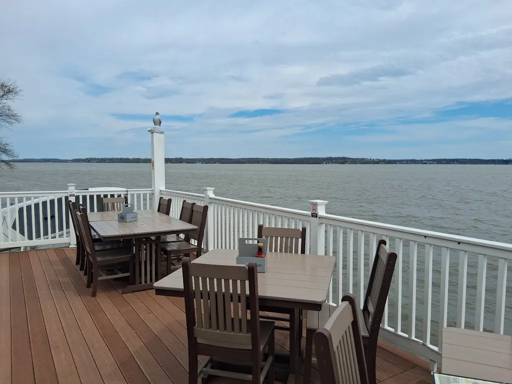 Wolffy's Grill and Marina photo 3