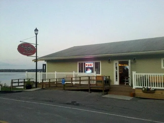 Wolffy's Grill and Marina photo 4