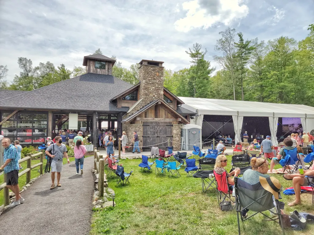 Point of the Bluff Vineyards