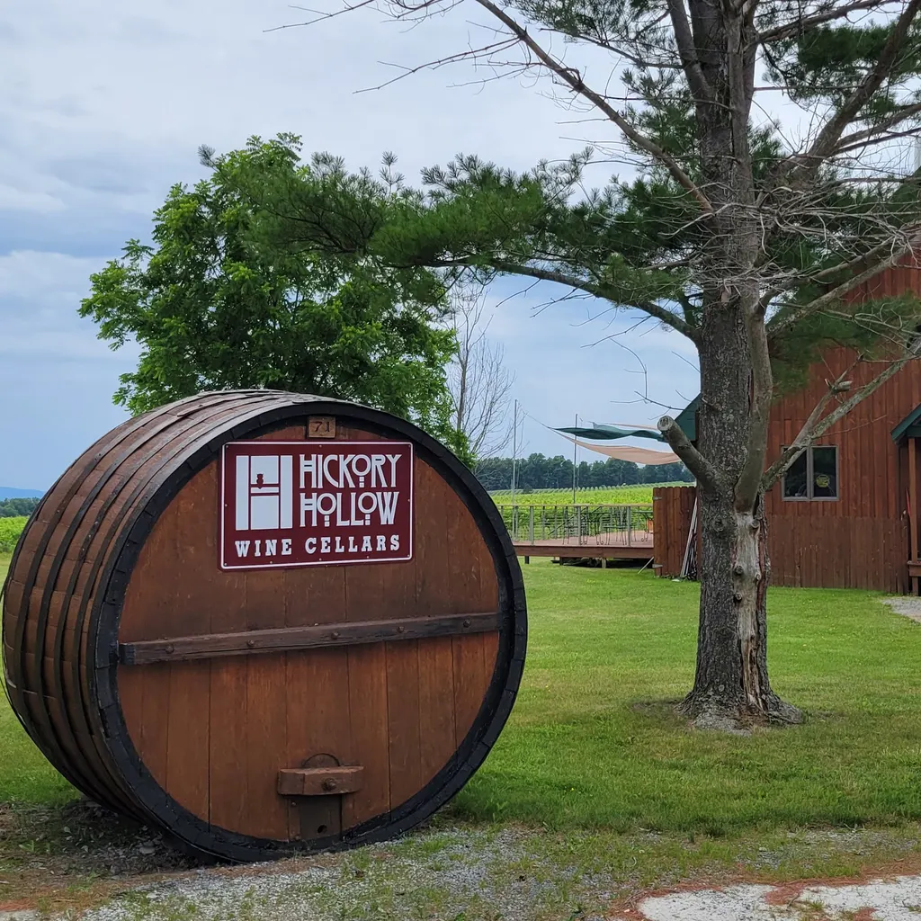 Hickory Hollow Wine Cellars photo 3